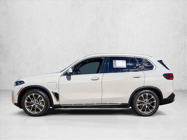 Used 2025 BMW X5 xDrive50e AWD/4WD image 8