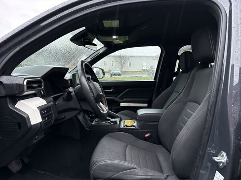 Used 2024 Toyota Tacoma TRD Off-Road image 12