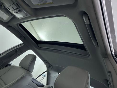 Used 2017 Toyota Camry XLE w/ Moonroof Package FWD image 20