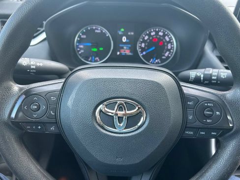 Used 2022 Toyota RAV4 XLE w/ Convenience Package AWD/4WD image 7