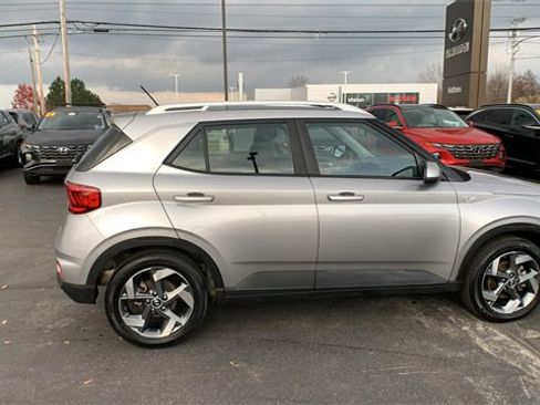 Certified 2023 Hyundai Venue SEL image 6