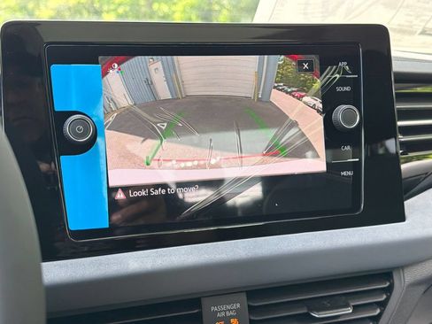 New 2026 Volkswagen Jetta SE FWD image 28