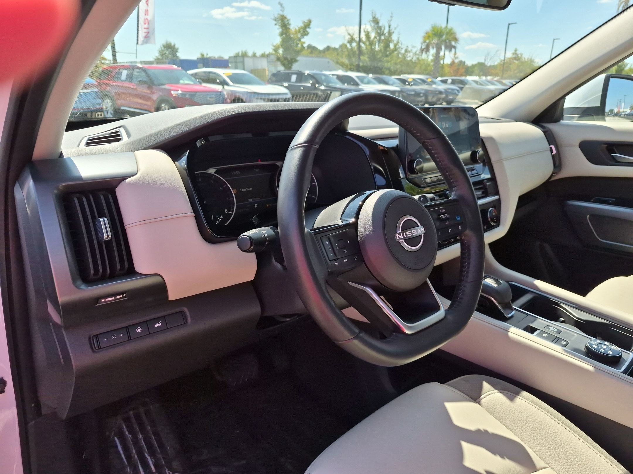 Certified 2025 Nissan Pathfinder SL AWD/4WD image 17