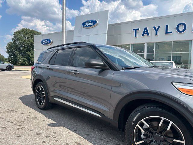 Used 2021 Ford Explorer XLT w/ Equipment Group 202A RWD image 7
