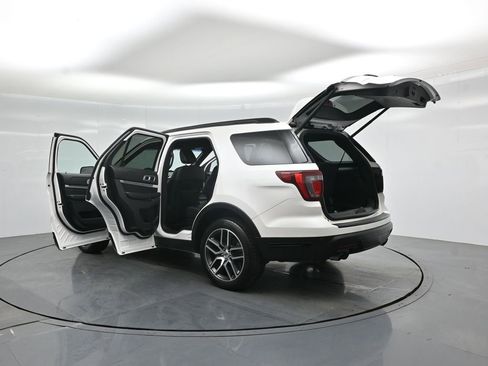 Used 2018 Ford Explorer Sport image 35