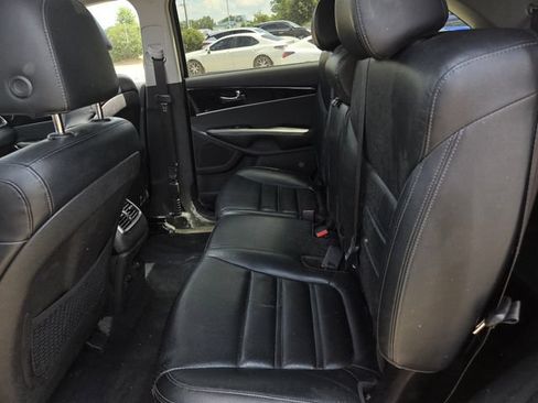 Used 2020 Kia Sorento EX FWD image 17