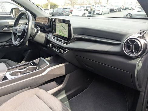 Used 2025 Chevrolet Equinox LT image 31