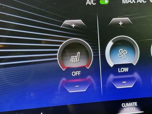 Used 2024 BMW 440i xDrive Convertible w/ Premium Package image 24