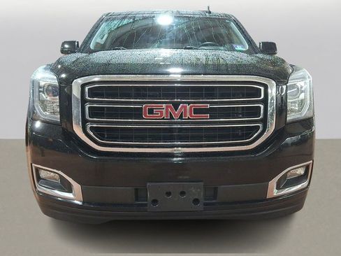 Used 2017 GMC Yukon SLT image 2