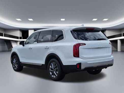 Used 2023 Kia Telluride LX image 4