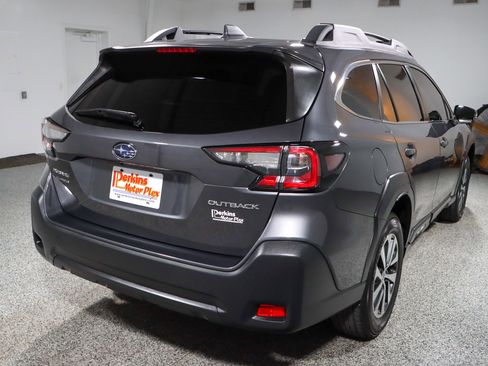 Used 2023 Subaru Outback Premium AWD/4WD image 7