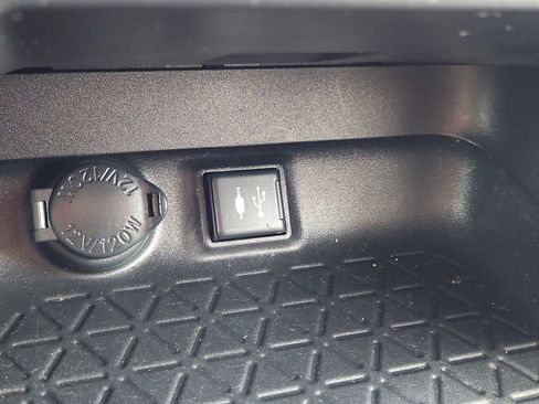 Used 2019 Toyota RAV4 LE w/ Carpet Mat Package AWD/4WD image 17