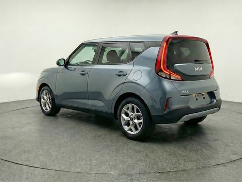 Used 2025 Kia Soul LX w/ LX Technology Package FWD image 6