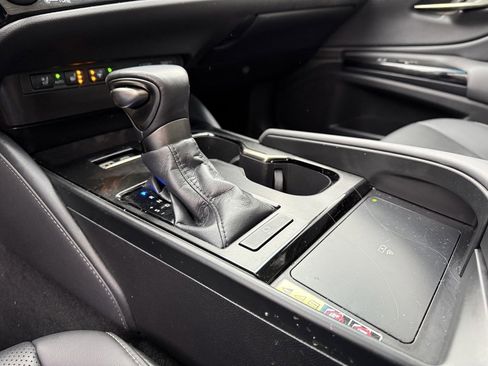 Used 2023 Lexus ES 250 w/ Premium Package image 24