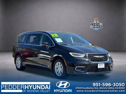 Used 2023 Chrysler Pacifica Touring-L