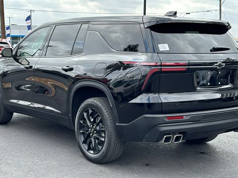 Used 2024 Chevrolet Traverse LS w/ Midnight/Sport Edition image 6