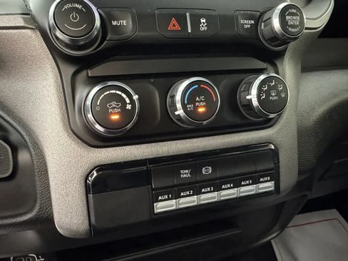 Used 2024 RAM 3500 Tradesman w/ Chrome Appearance Group AWD/4WD image 20