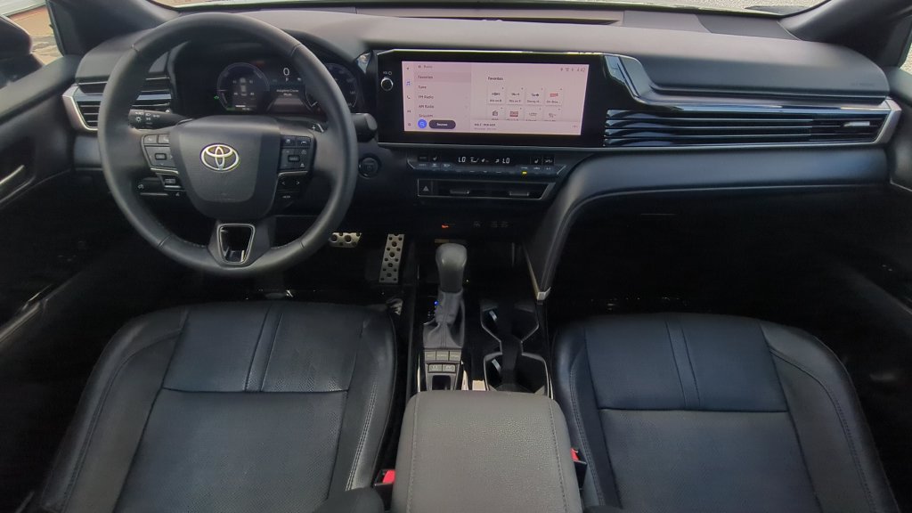 Used 2025 Toyota Camry XSE FWD image 10