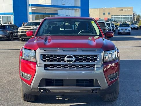Used 2025 Nissan Frontier SV image 8