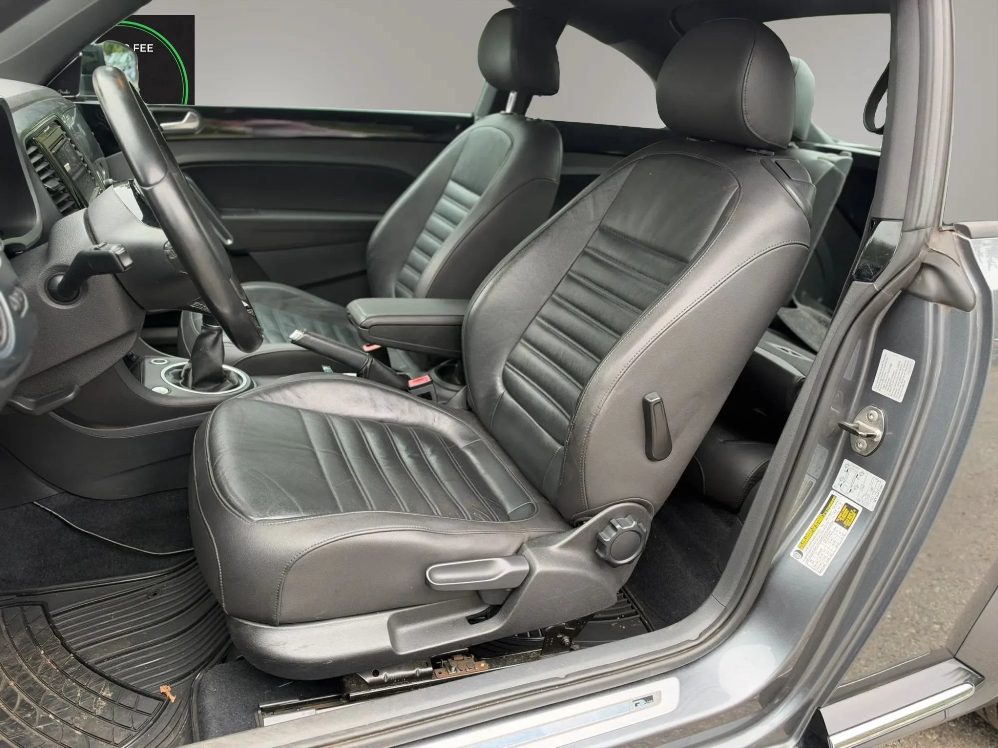 Used 2013 Volkswagen Beetle R-Line FWD image 13