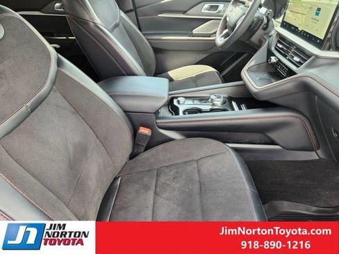 Used 2025 Ford Explorer ST AWD/4WD image 15