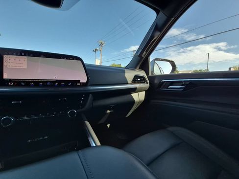 Certified 2025 Chevrolet Tahoe Z71 AWD/4WD image 3