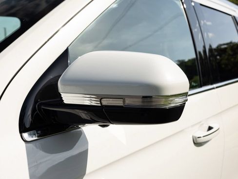 Used 2024 Lincoln Navigator L Reserve AWD/4WD image 17
