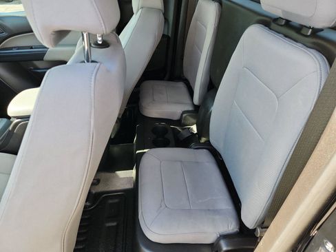 Used 2018 Chevrolet Colorado W/T w/ WT Convenience Package AWD/4WD image 11