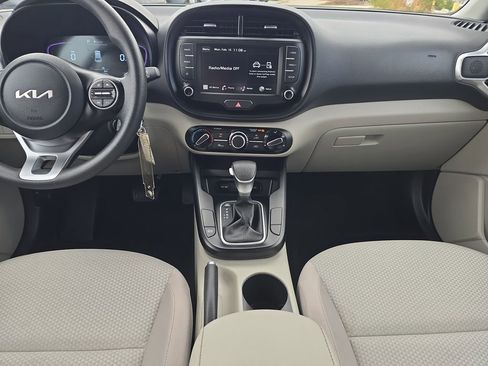Certified 2025 Kia Soul LX image 14