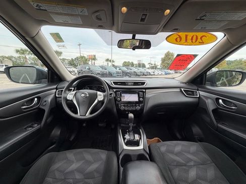 Used 2016 Nissan Rogue SV w/ SV Premium Package AWD/4WD image 26