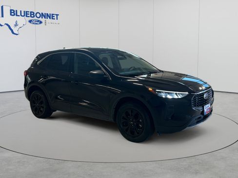 Certified 2024 Ford Escape Active AWD/4WD image 3