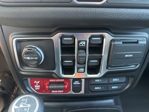 New 2025 Jeep Gladiator Willys image 68