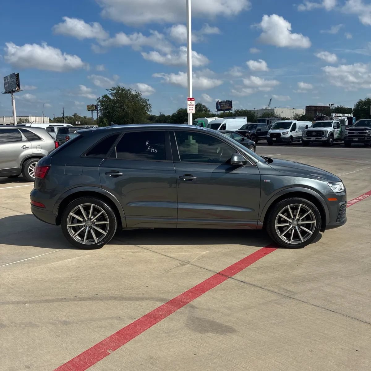 Used 2018 Audi Q3 2.0T Premium w/ Convenience Package AWD/4WD image 10