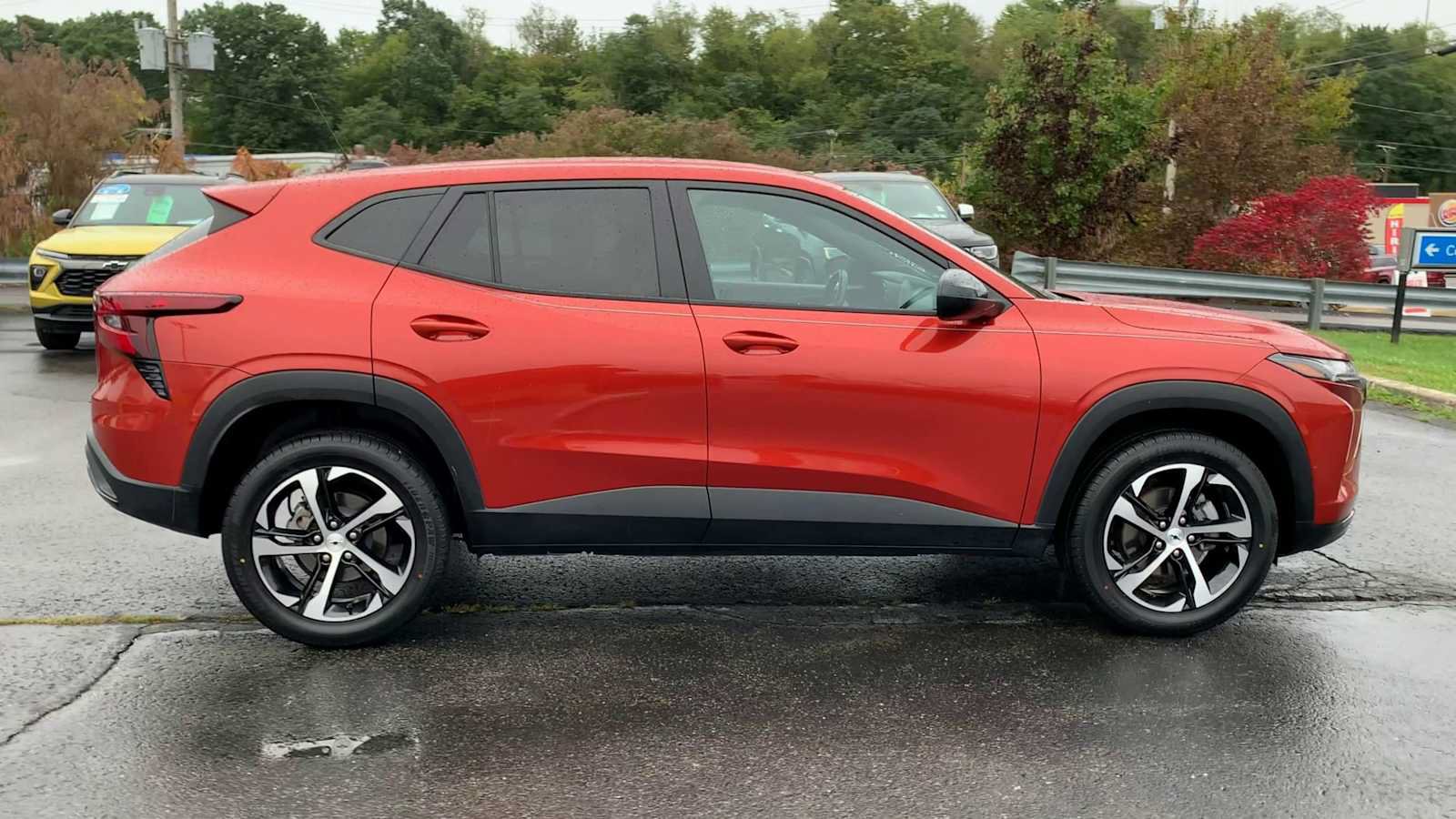 Certified 2024 Chevrolet Trax RS FWD image 9