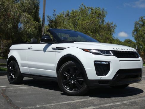 Used 2018 Land Rover Range Rover Evoque SE Dynamic image 5