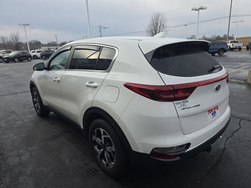 Used 2020 Kia Sportage LX image 3