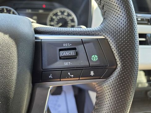 Used 2025 Mitsubishi Outlander SE image 17