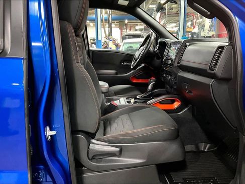 Used 2024 Nissan Frontier PRO-4X w/ Pro Convenience Package image 8