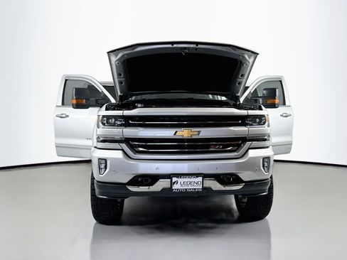 Used 2017 Chevrolet Silverado 1500 LTZ Z71 w/ LTZ Plus Package AWD/4WD image 18