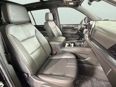 Used 2025 Chevrolet Suburban RST w/ Comfort Package RWD image 37
