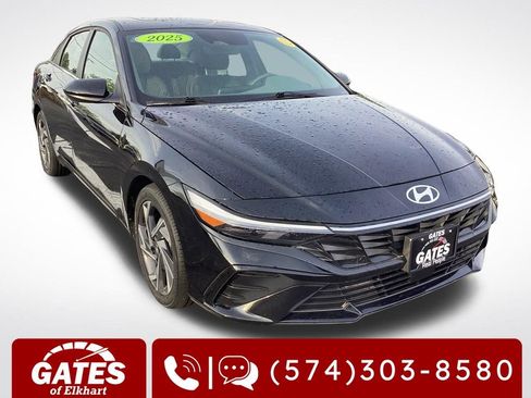 Used 2025 Hyundai Elantra SEL FWD image 1