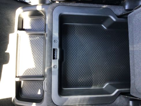 Used 2023 RAM 1500 Laramie AWD/4WD image 19
