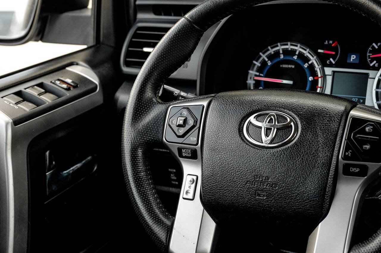 Used 2016 Toyota 4Runner SR5 AWD/4WD image 22
