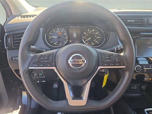 Used 2021 Nissan Rogue Sport S image 15