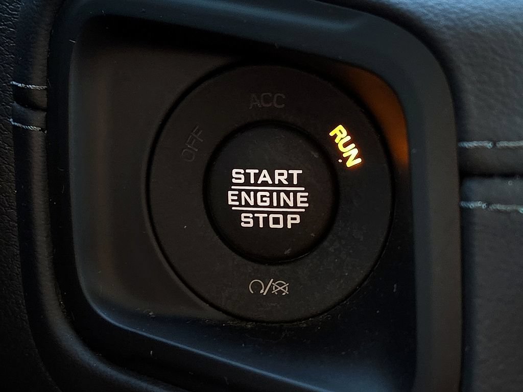 Used 2024 Jeep Wrangler Unlimited Rubicon w/ Technology Group AWD/4WD image 17