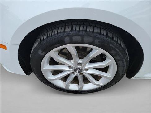 Used 2019 Audi A4 2.0T Premium w/ Convenience Package image 9