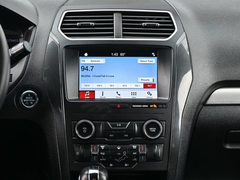 Used 2019 Ford Explorer XLT w/ Equipment Group 201A FWD image 11