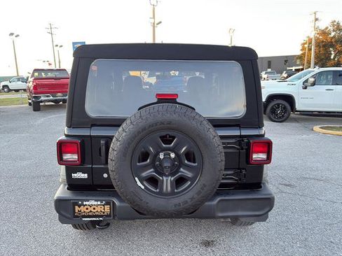 Used 2024 Jeep Wrangler Sport AWD/4WD image 6