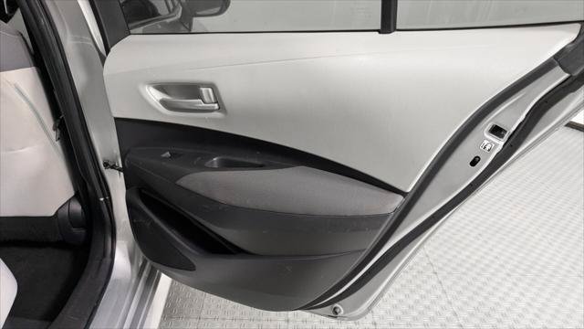Used 2020 Toyota Corolla LE FWD image 19