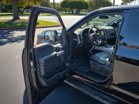 Used 2017 Ford F150 Lariat image 44